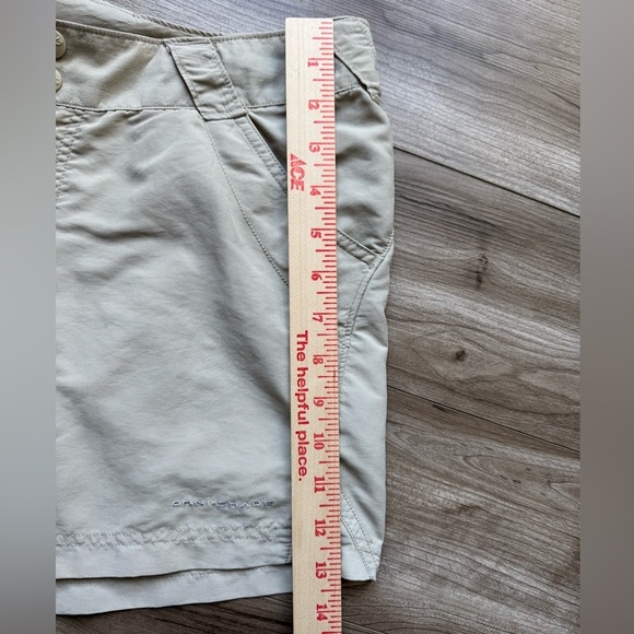 Columbia PFG Shorts Omni Shade Women's Sz Medium Outdoor Casual Tan - Picture 6 of 9